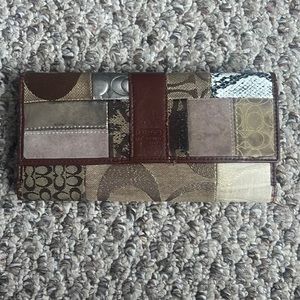 Pre owned Coach wallet